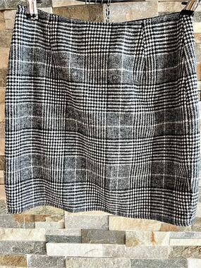 HAODUOYI Women's Plaid Mini Skirt Black & White Like New
